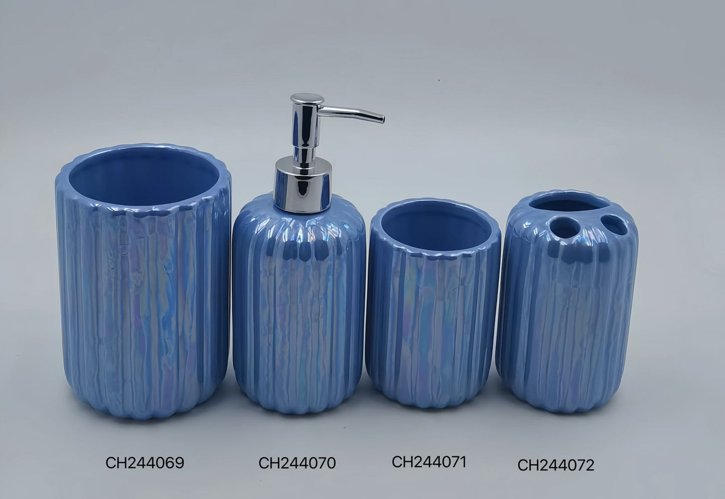 Ceramic Bathroom Set with Ribbed Design