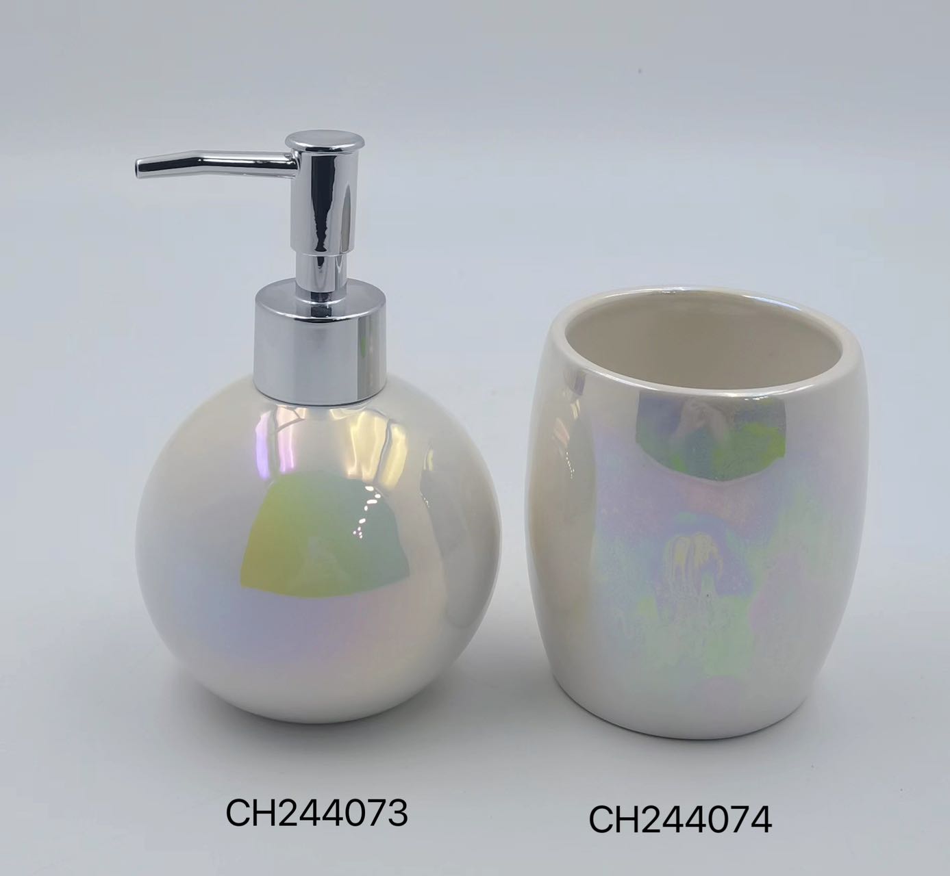Elegant Pearl Finish Bathroom Dispenser and Tumbler Set