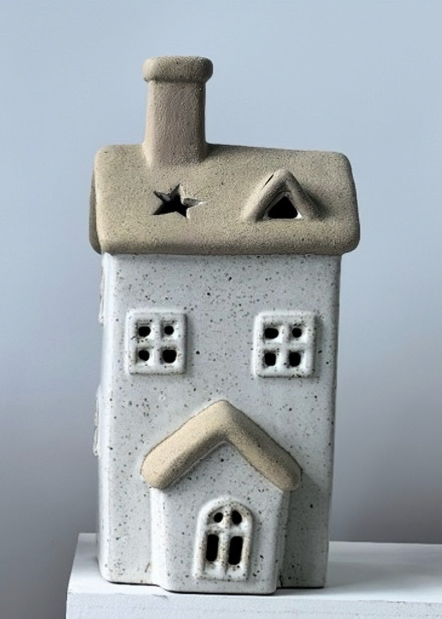 Rustic Charm Ceramic House Décor with Starry Roof